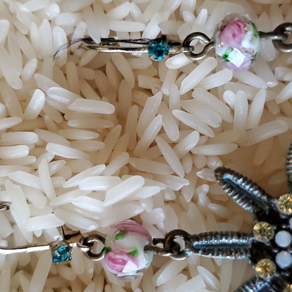 Earrings Betsey Johnson - Picture 2 of 3